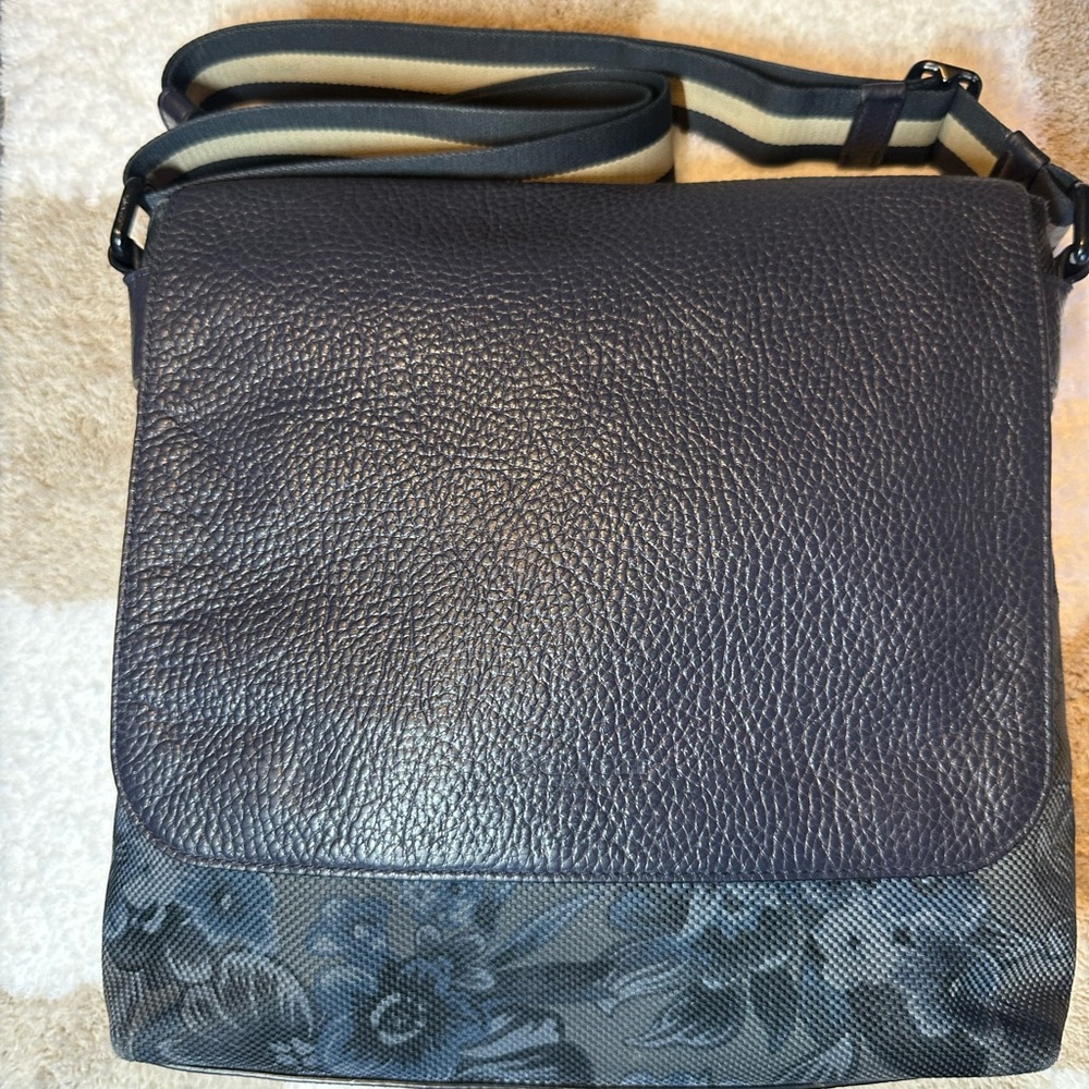 Coach Charlie Navy Hawaiian Messenger/CrossBody